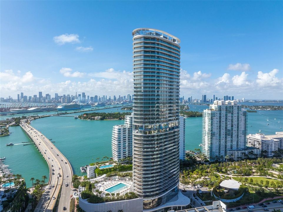 For Sale: $7,950,000 (4 beds, 4 baths, 2615 Square Feet)