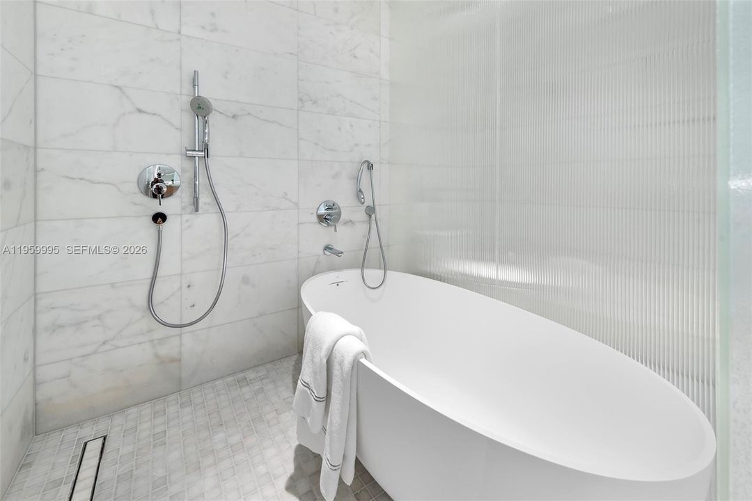 For Sale: $7,950,000 (4 beds, 4 baths, 2615 Square Feet)