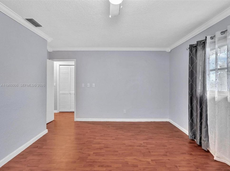 En Venta: $165,000 (2 camas, 1 baños, 907 Pies cuadrados)