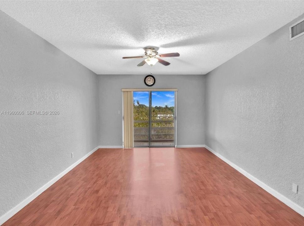 En Venta: $165,000 (2 camas, 1 baños, 907 Pies cuadrados)