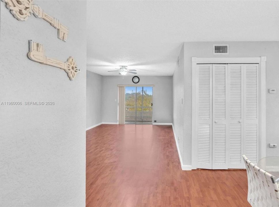 En Venta: $165,000 (2 camas, 1 baños, 907 Pies cuadrados)