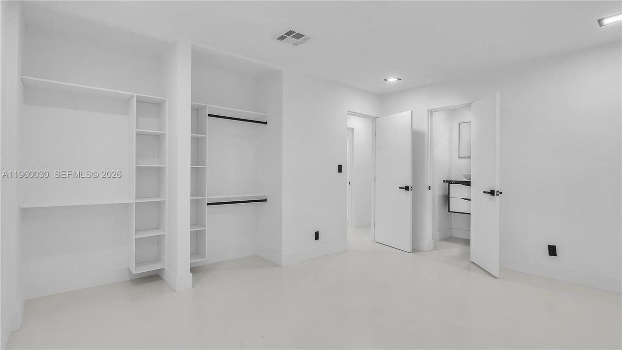 Active With Contract: $455,999 (3 beds, 2 baths, 1566 Square Feet)