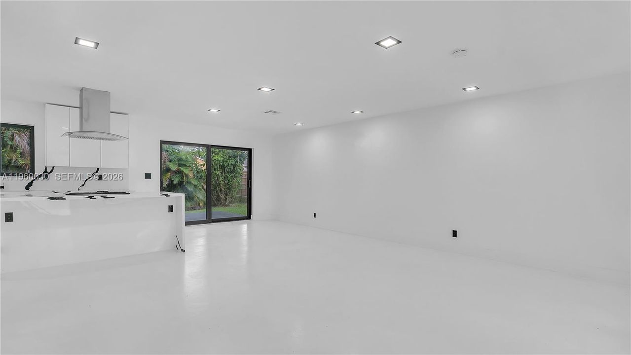 Active With Contract: $455,999 (3 beds, 2 baths, 1566 Square Feet)