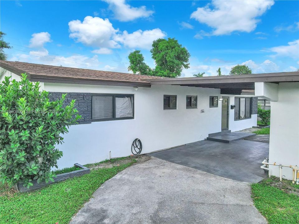 Active With Contract: $455,999 (3 beds, 2 baths, 1566 Square Feet)