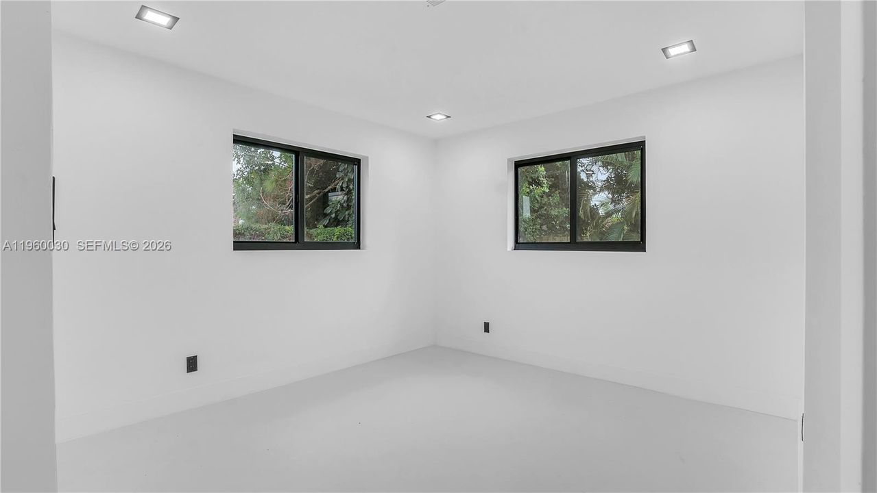 Active With Contract: $455,999 (3 beds, 2 baths, 1566 Square Feet)