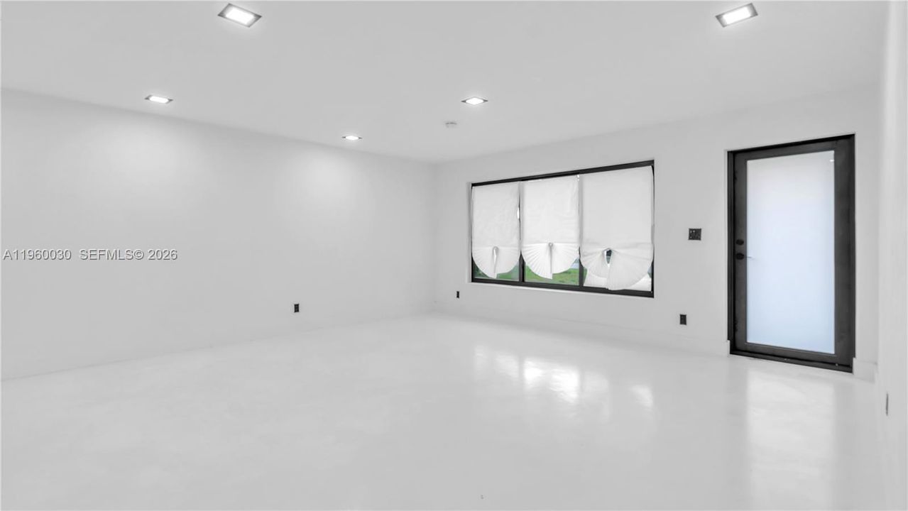 Active With Contract: $455,999 (3 beds, 2 baths, 1566 Square Feet)