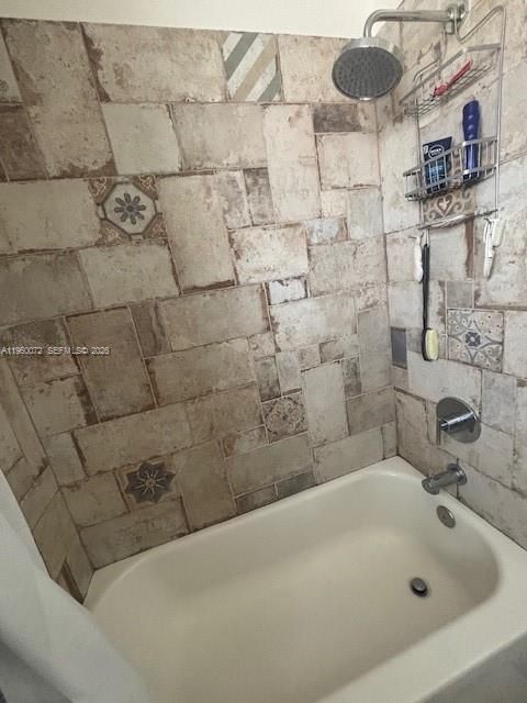 For Sale: $189,900 (2 beds, 2 baths, 960 Square Feet)