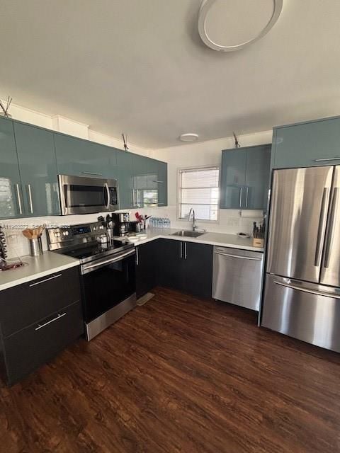 For Sale: $189,900 (2 beds, 2 baths, 960 Square Feet)