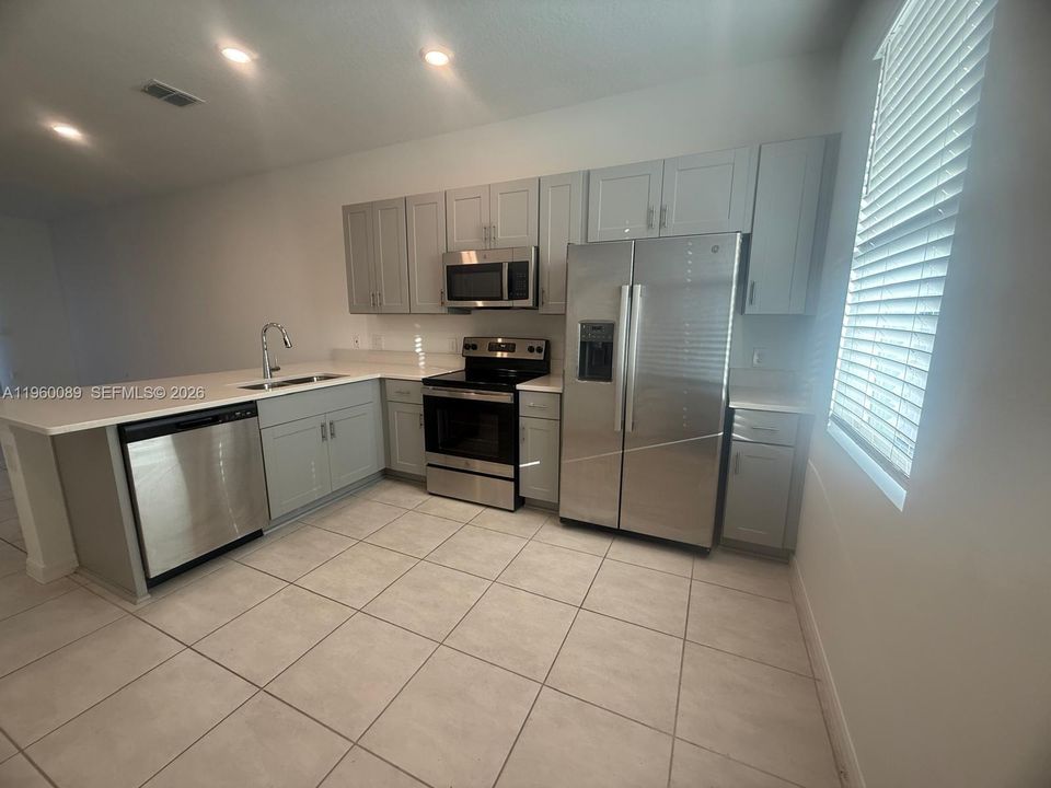 En Venta: $250,000 (2 camas, 2 baños, 1275 Pies cuadrados)