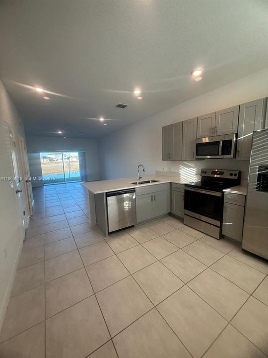 En Venta: $250,000 (2 camas, 2 baños, 1275 Pies cuadrados)