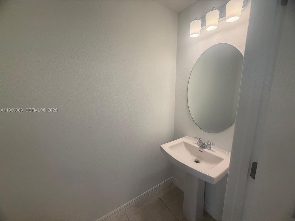 En Venta: $250,000 (2 camas, 2 baños, 1275 Pies cuadrados)