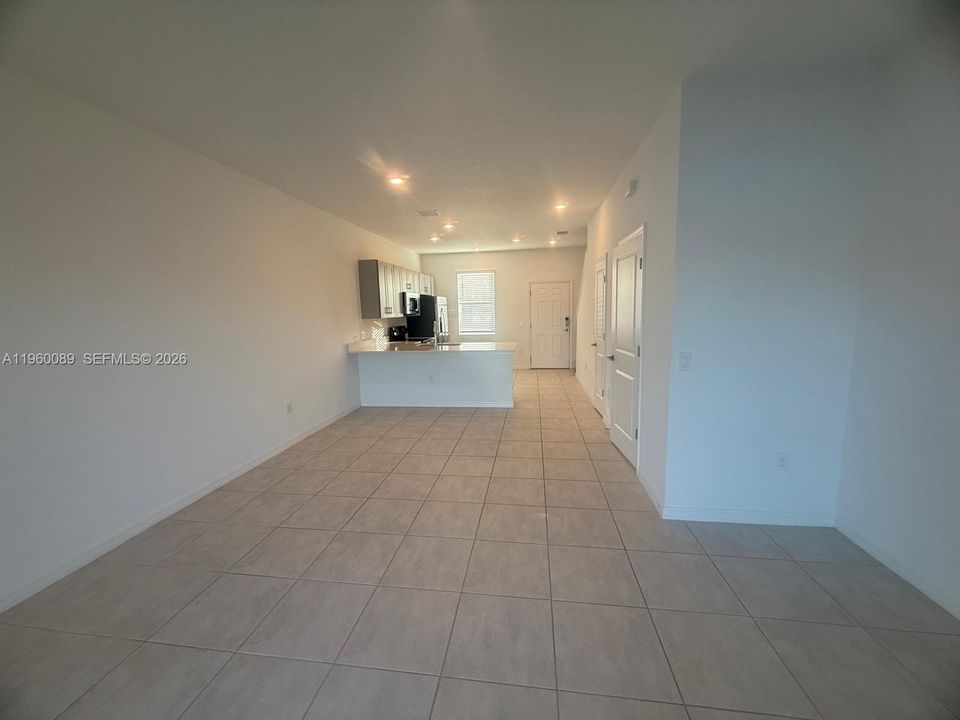 En Venta: $250,000 (2 camas, 2 baños, 1275 Pies cuadrados)