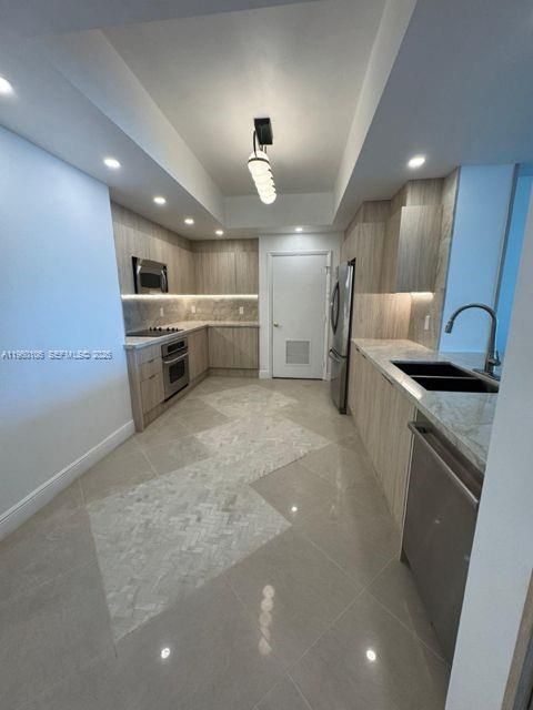 For Sale: $875,000 (3 beds, 3 baths, 1849 Square Feet)