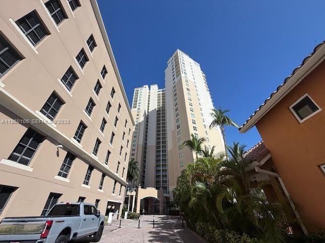 For Sale: $875,000 (3 beds, 3 baths, 1849 Square Feet)