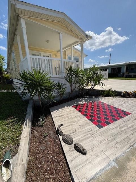 For Sale: $245,000 (2 beds, 2 baths, 1064 Square Feet)