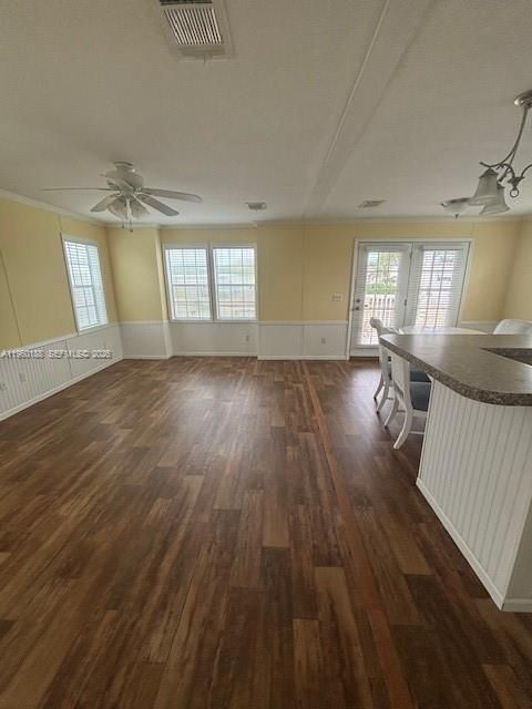 For Sale: $245,000 (2 beds, 2 baths, 1064 Square Feet)