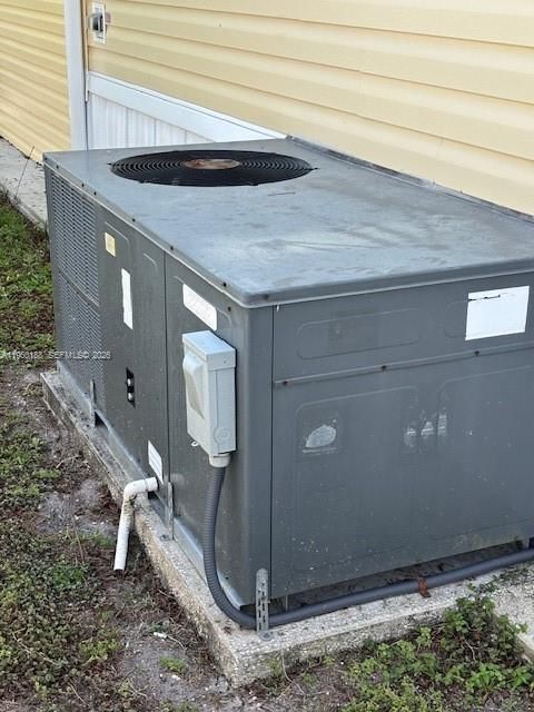 For Sale: $245,000 (2 beds, 2 baths, 1064 Square Feet)