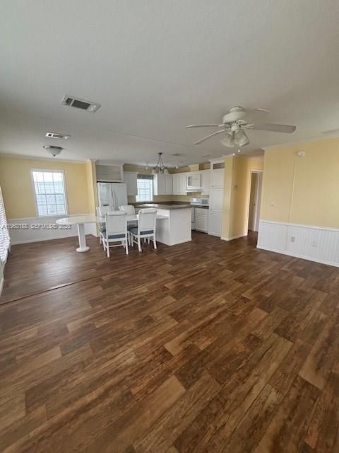 For Sale: $245,000 (2 beds, 2 baths, 1064 Square Feet)