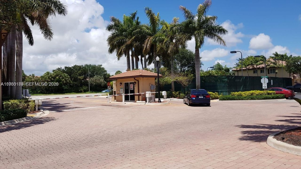 En Venta: $254,900 (3 camas, 2 baños, 1318 Pies cuadrados)
