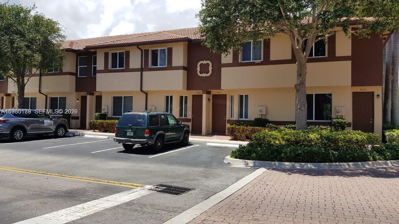 En Venta: $254,900 (3 camas, 2 baños, 1318 Pies cuadrados)