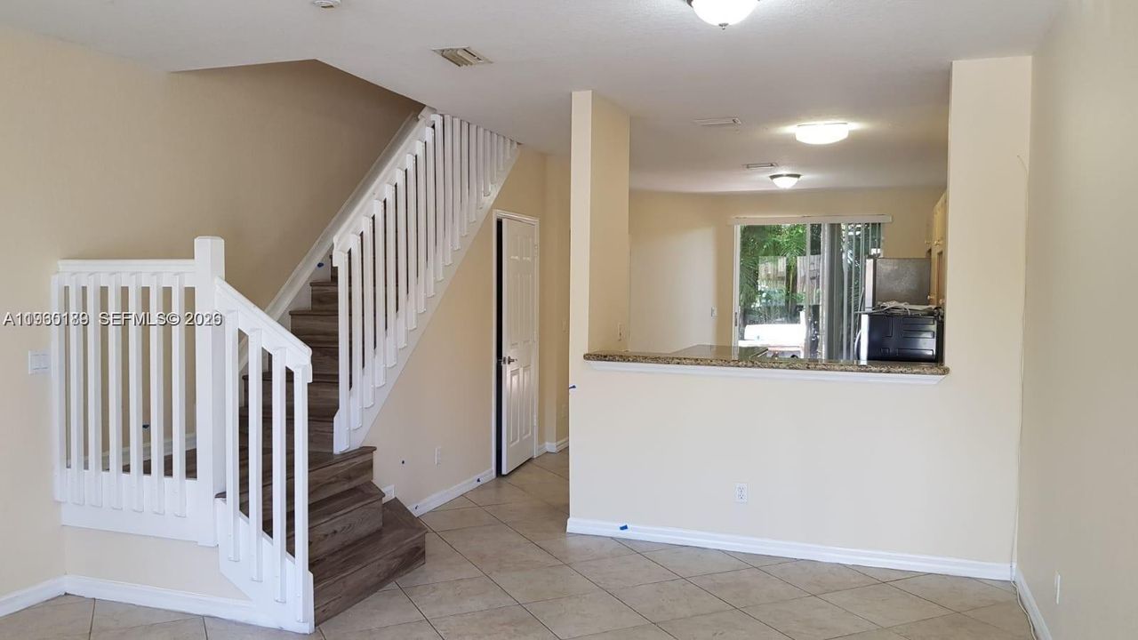 En Venta: $254,900 (3 camas, 2 baños, 1318 Pies cuadrados)