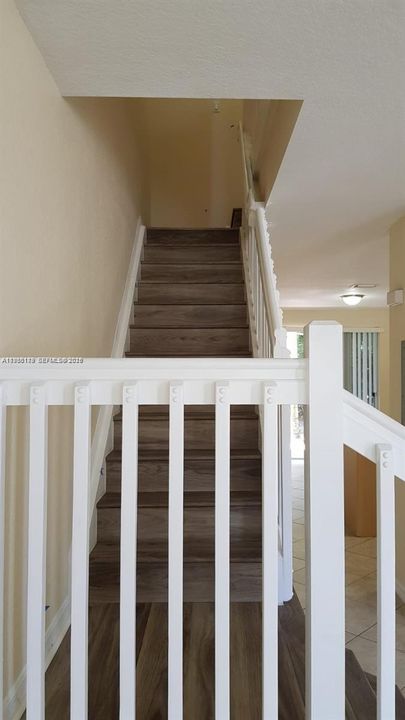 En Venta: $254,900 (3 camas, 2 baños, 1318 Pies cuadrados)