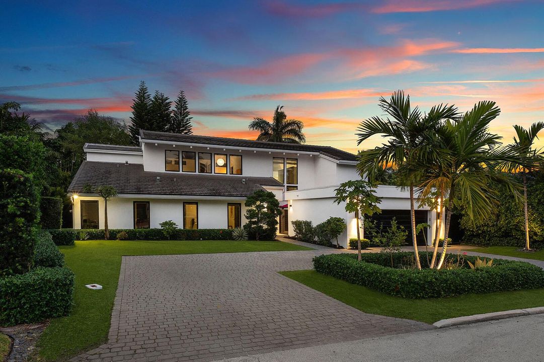 229_South_Maya_Palm_Drive_Dusk_03