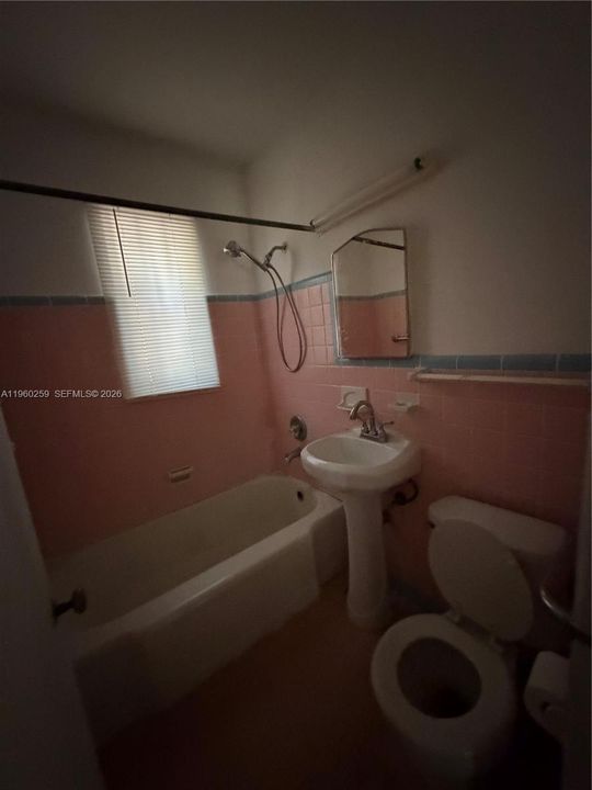 Vendido Recientemente: $320,000 (2 camas, 1 baños, 1062 Pies cuadrados)