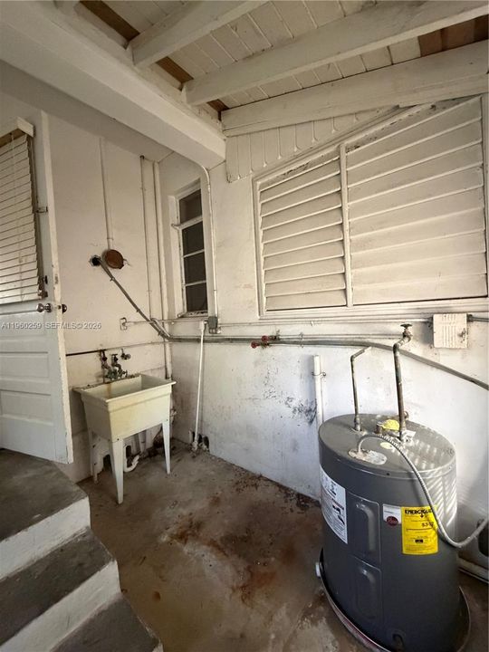 Vendido Recientemente: $320,000 (2 camas, 1 baños, 1062 Pies cuadrados)