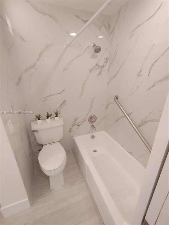 На продажу: $155,000 (2 спален, 1 ванн, 935 Квадратных фут)