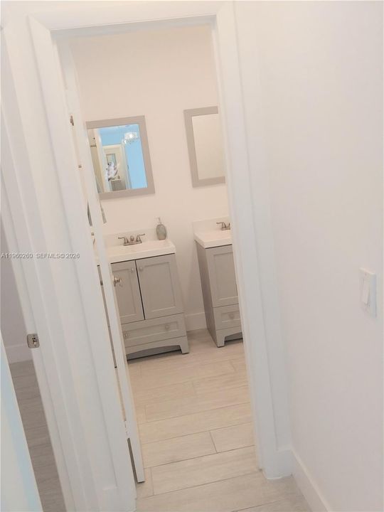 На продажу: $155,000 (2 спален, 1 ванн, 935 Квадратных фут)