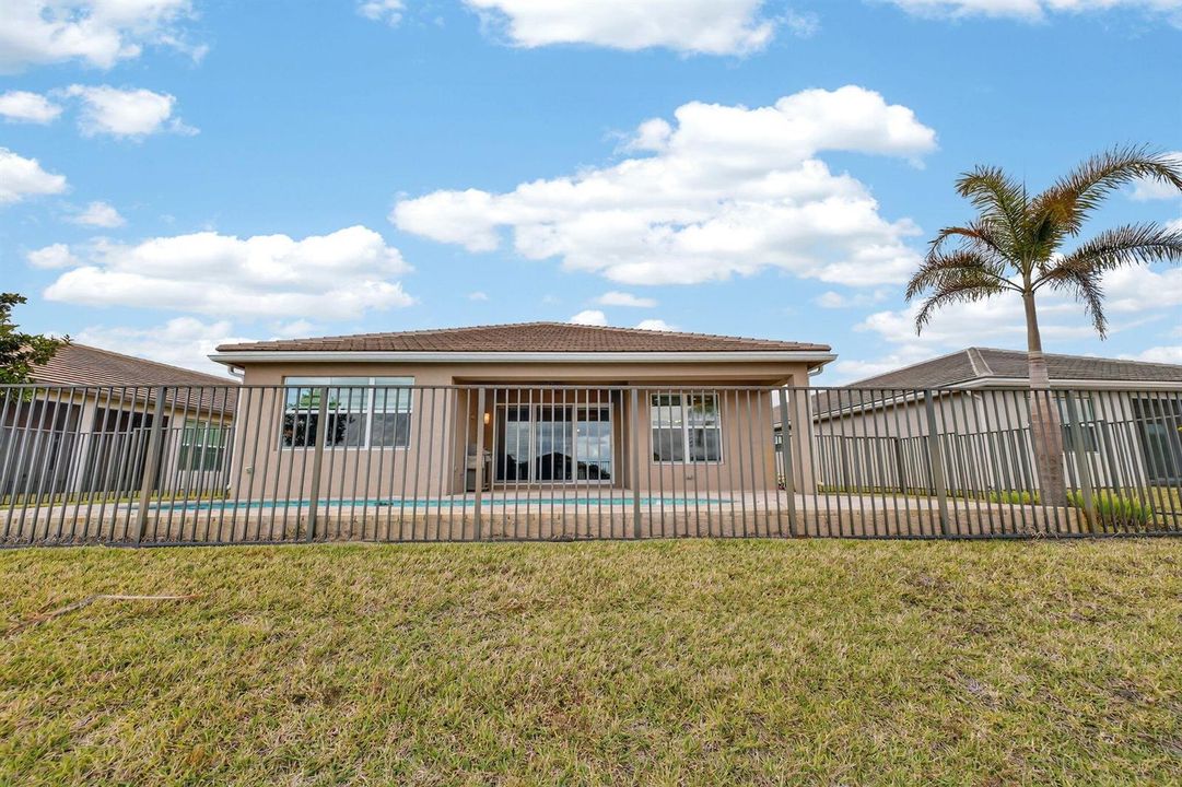 11821 SW Coral Cove Parkway