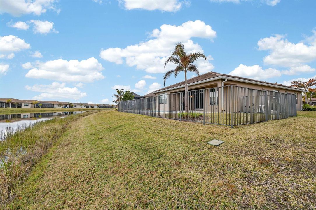 11821 SW Coral Cove Parkway