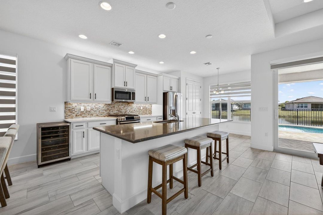 11821 SW Coral Cove Parkway