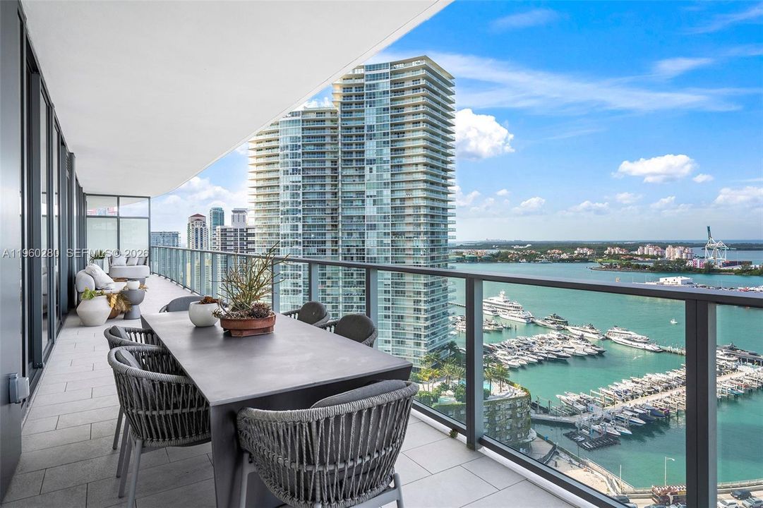 For Sale: $4,590,000 (3 beds, 4 baths, 2335 Square Feet)