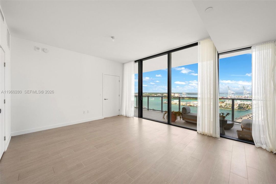 For Sale: $4,590,000 (3 beds, 4 baths, 2335 Square Feet)