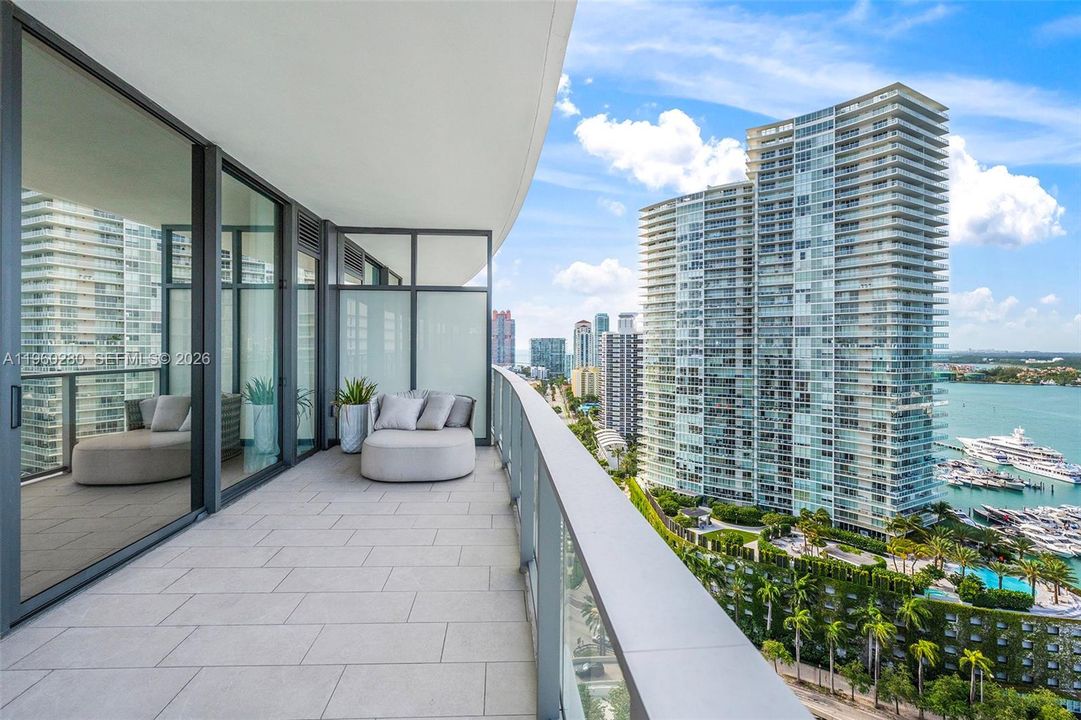 For Sale: $4,590,000 (3 beds, 4 baths, 2335 Square Feet)