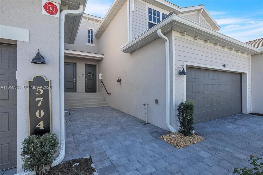 Recently Sold: $499,900 (3 beds, 2 baths, 2110 Square Feet)