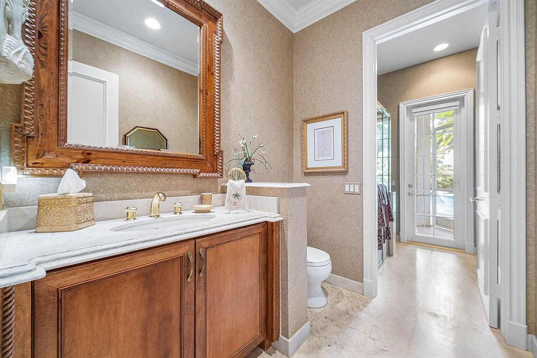 Guest Bath 4