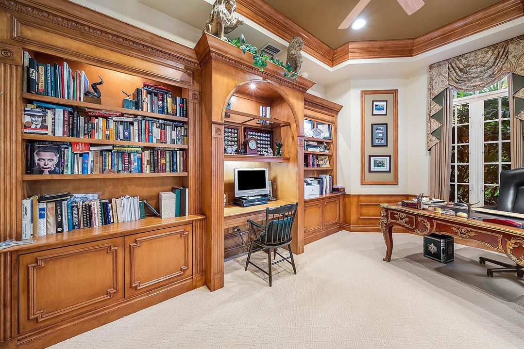 Office/Den/Guest Bedroom 4