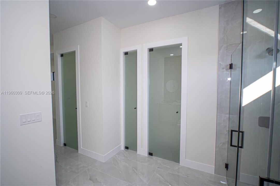 En Venta: $389,900 (4 camas, 2 baños, 1800 Pies cuadrados)