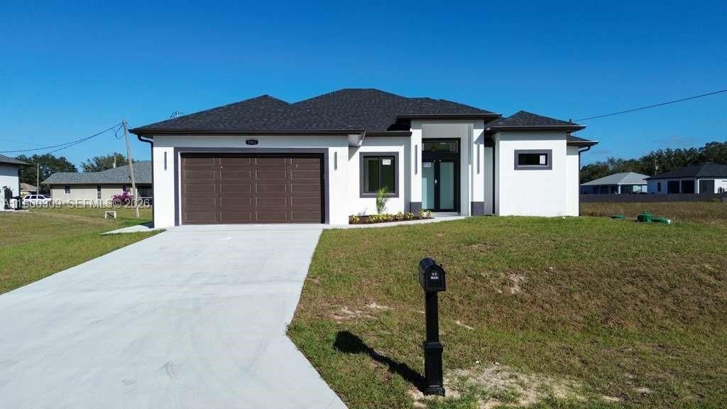En Venta: $389,900 (4 camas, 2 baños, 1800 Pies cuadrados)