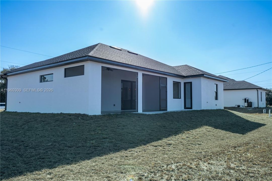 En Venta: $389,900 (4 camas, 2 baños, 1800 Pies cuadrados)