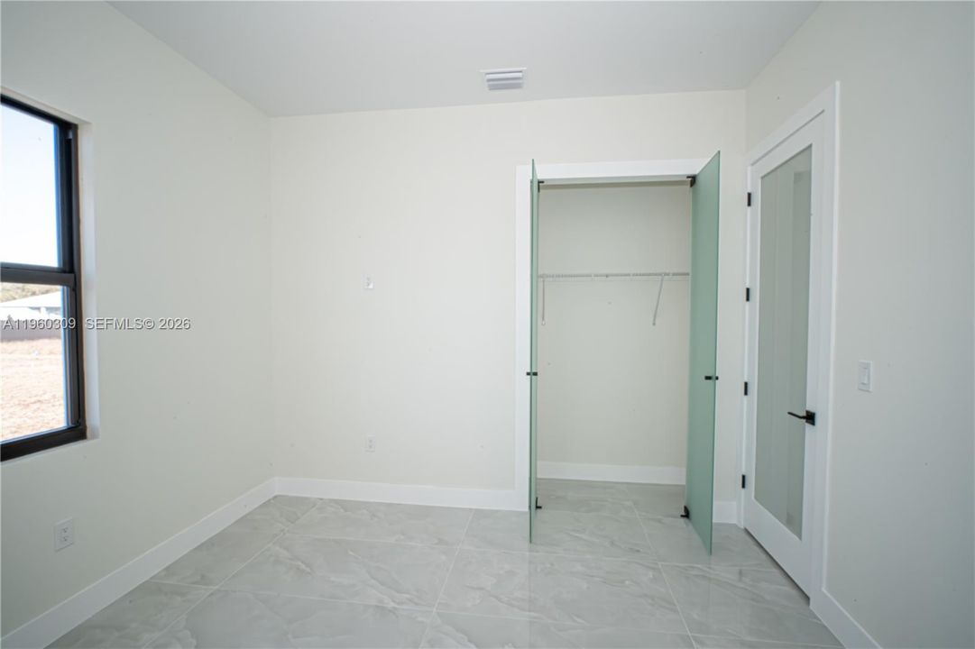 En Venta: $389,900 (4 camas, 2 baños, 1800 Pies cuadrados)