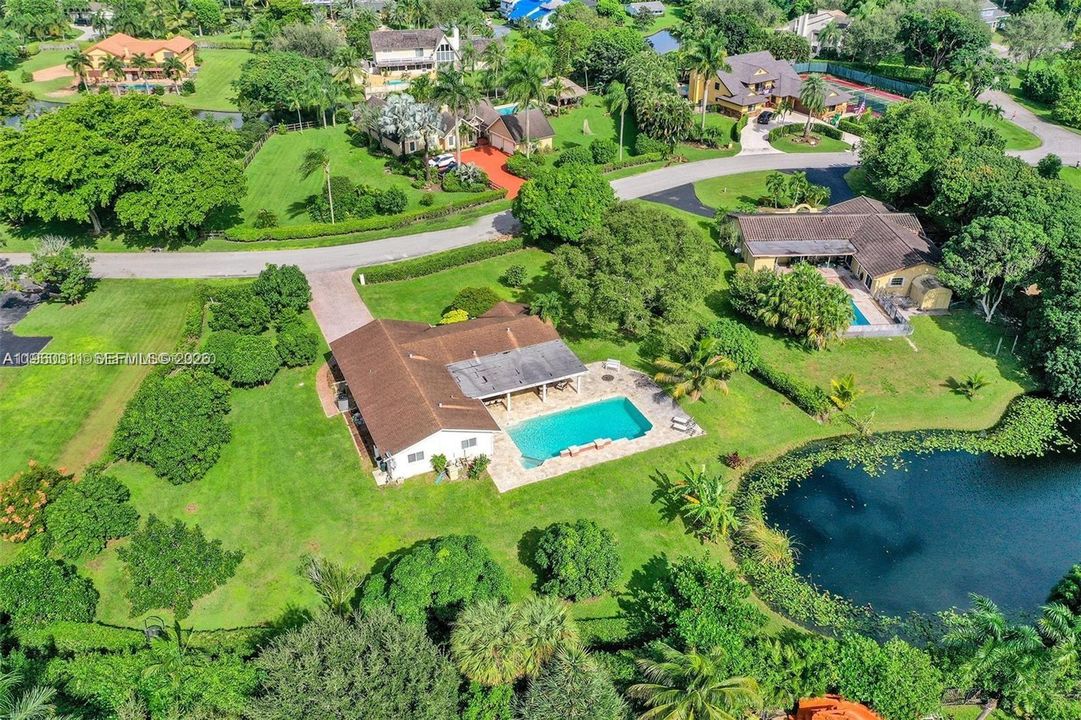 En Renta: $8,900 (3 camas, 2 baños, 2145 Pies cuadrados)