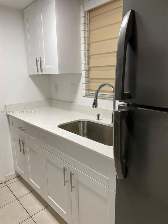 For Sale: $175,000 (1 beds, 1 baths, 850 Square Feet)
