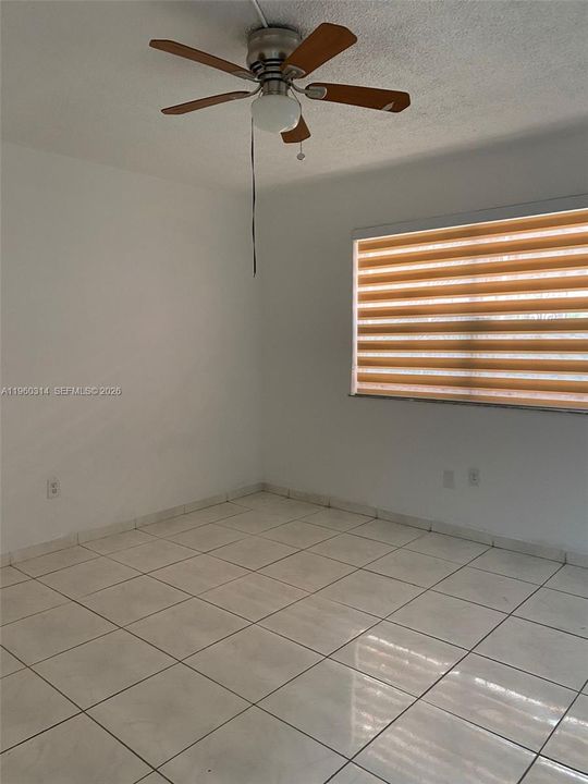 For Sale: $175,000 (1 beds, 1 baths, 850 Square Feet)