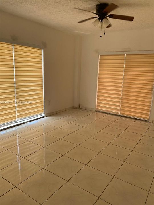 For Sale: $175,000 (1 beds, 1 baths, 850 Square Feet)