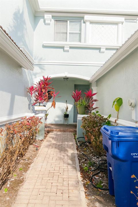 FRONT ENTRANCE 1