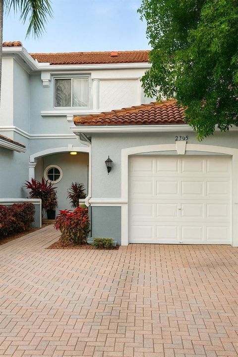 FRONT HOUSE